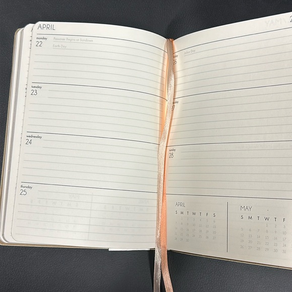 Brand new Paper Source 2024 Planner - Picture 3 of 6